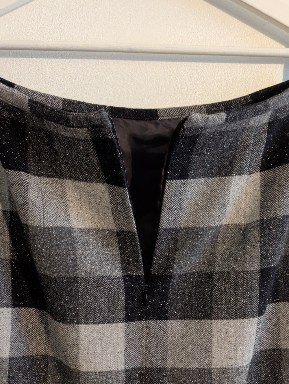 VINTAGE two-piece wool silk blend skirt suit - size 6 & 8 - Picture 14 of 16